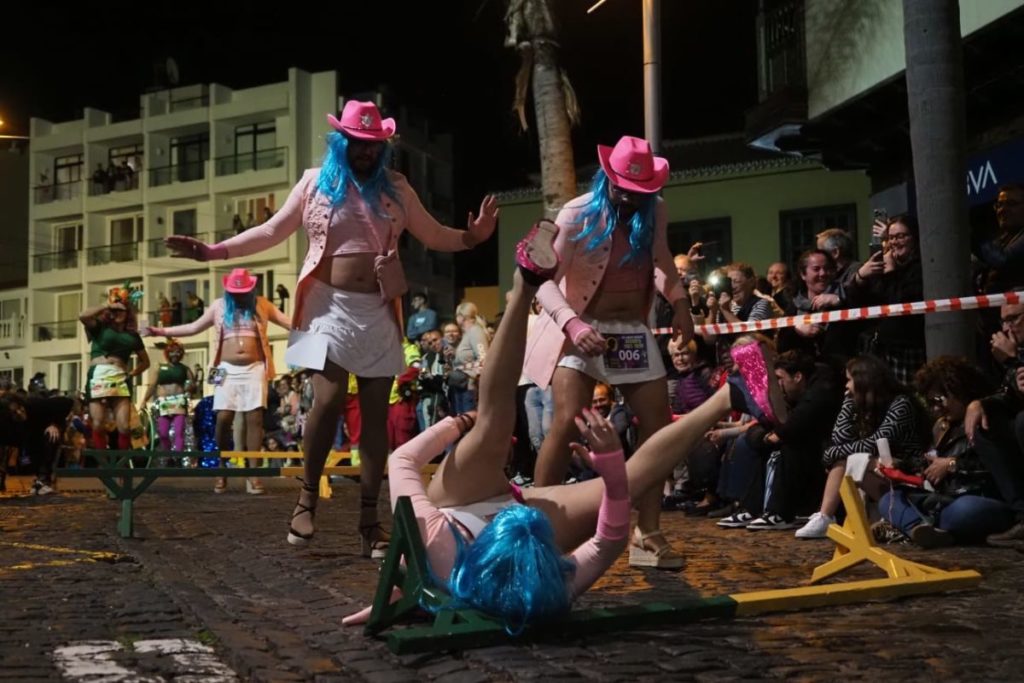 25 años pisando fuerte sobre alocados tacones y plataformas
