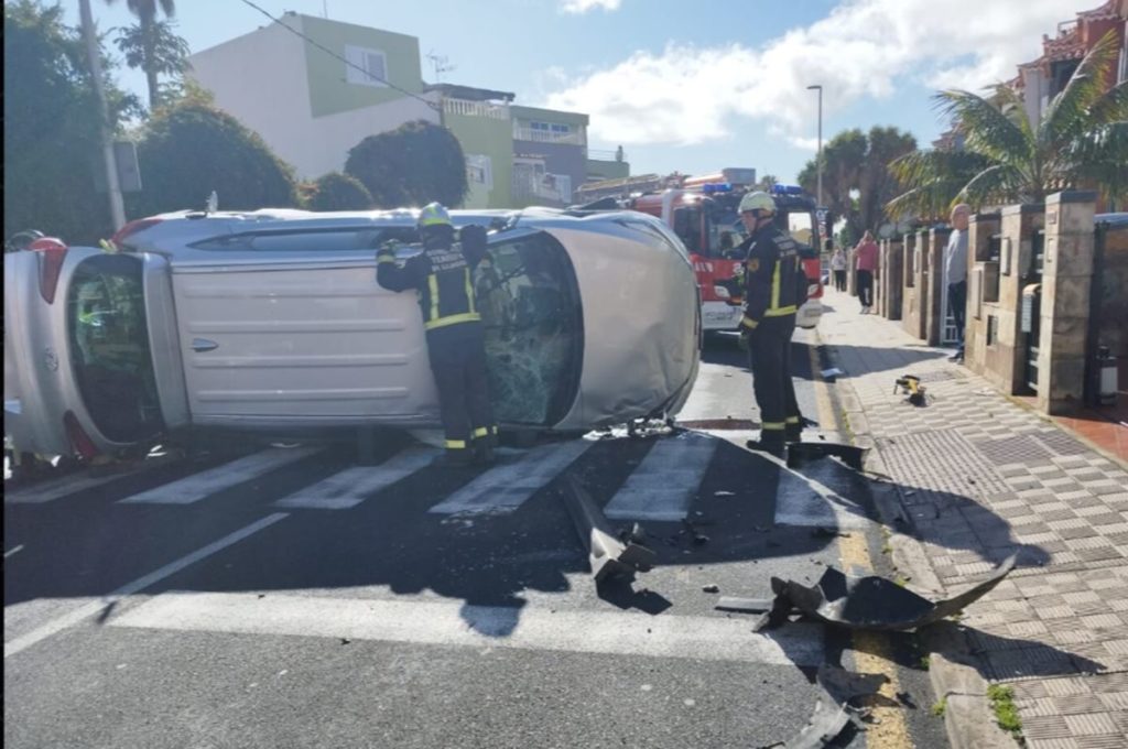 Se estrellan contra la fachada de una vivienda en Tenerife
