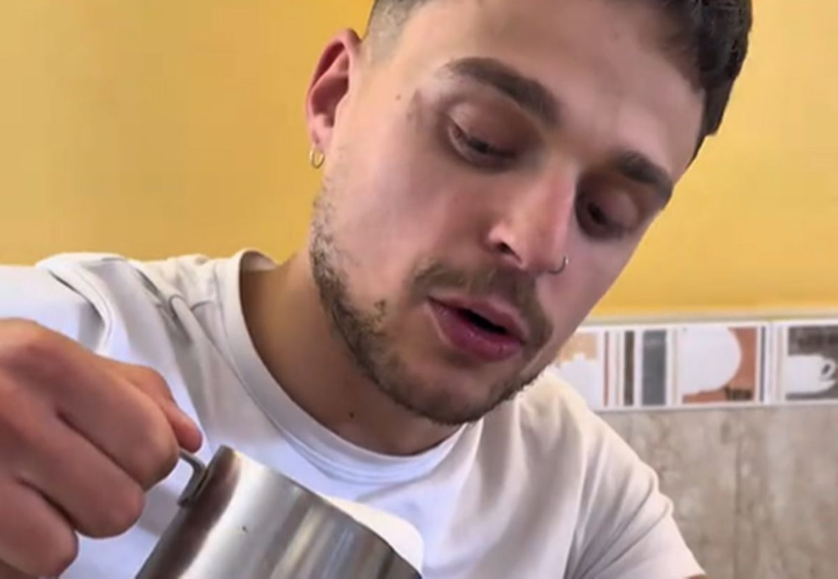 El café con leche que ha dejado sin palabras a un joven en un bar de Tenerife