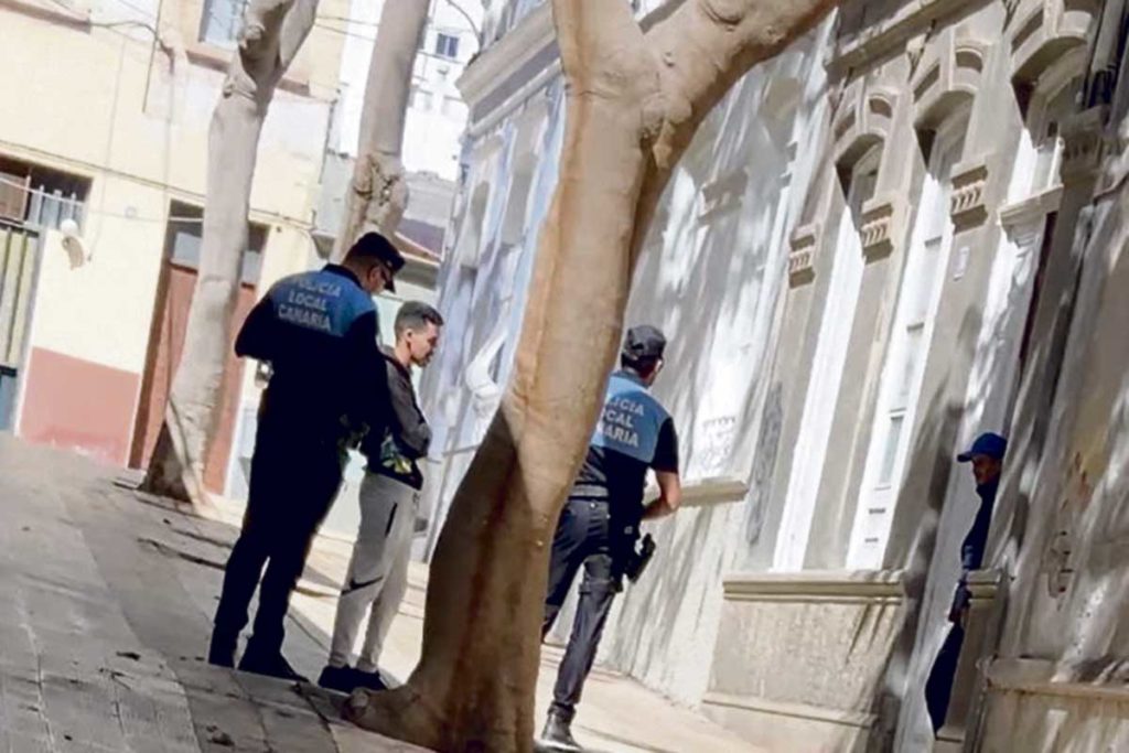 Desalojan la vivienda ocupada en el Pasaje Segundo Ravina, en El Toscal