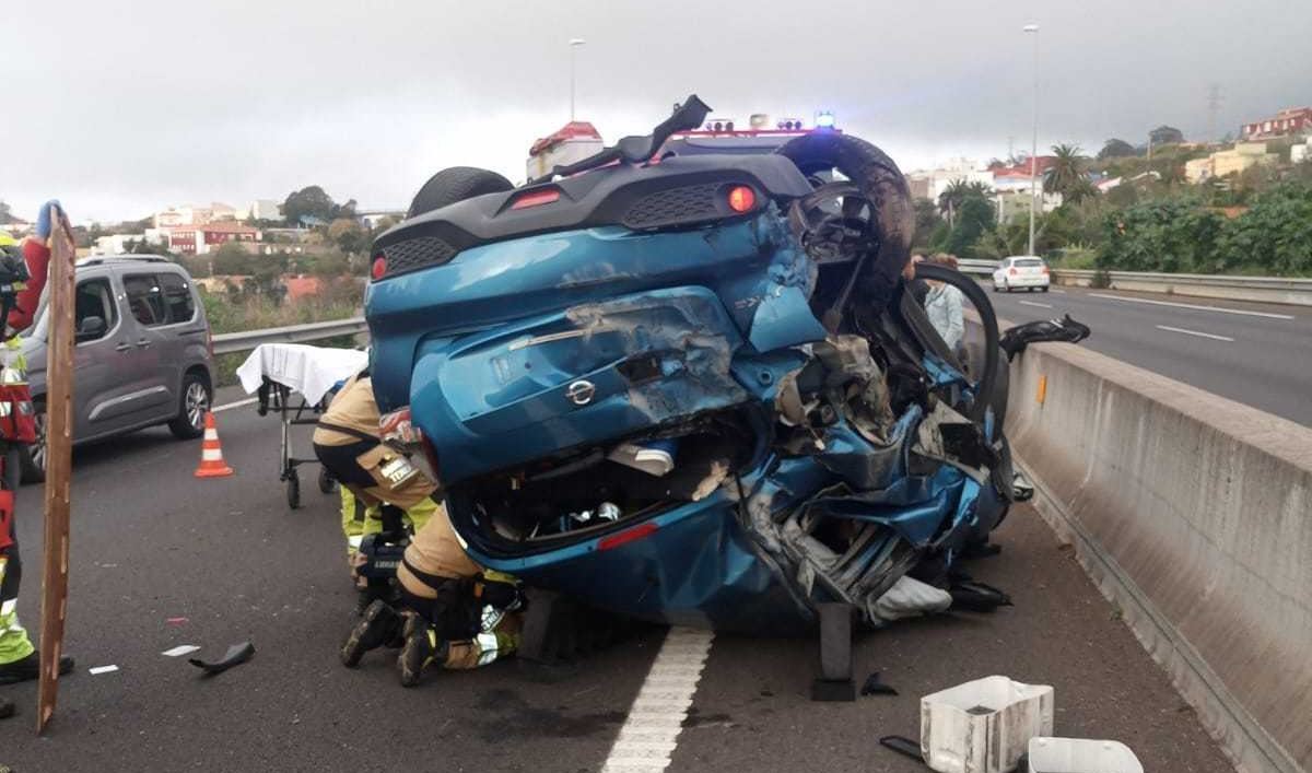 Una testigo del accidente de la TF-5 que está siendo investigado: "El conductor salió huyendo a pie"