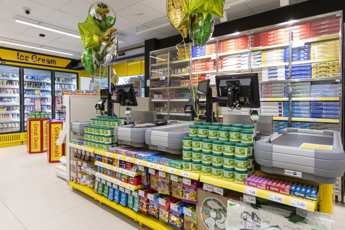 HiperDino inaugura una nueva tienda y refuerza su apuesta por el sur turístico de Tenerife