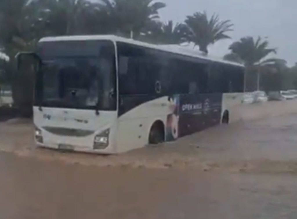 Una tromba de agua causa inundaciones en en Canarias