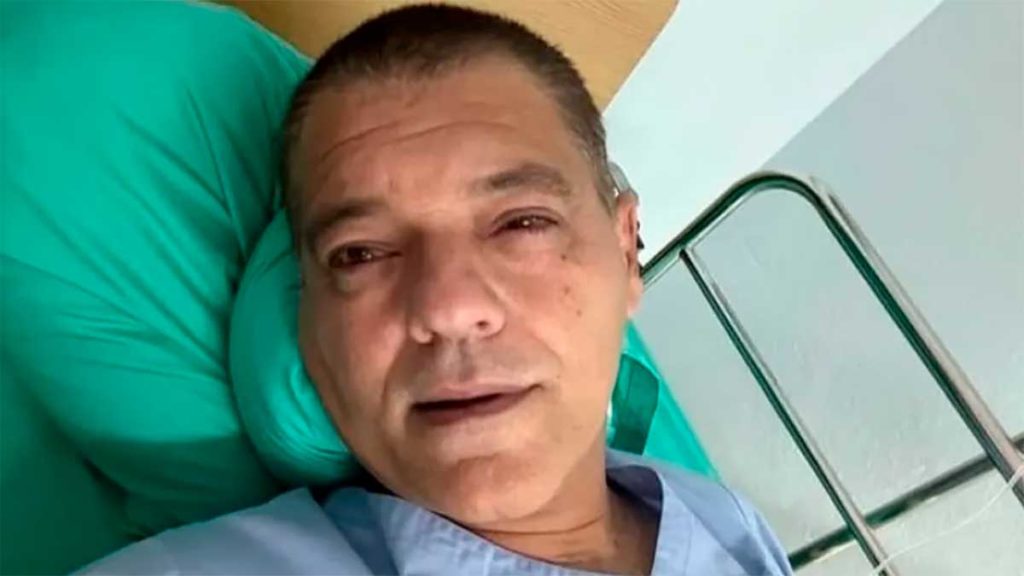 Frank Cuesta, hospitalizado de urgencia en Tailandia tras ser atacado por una cobra