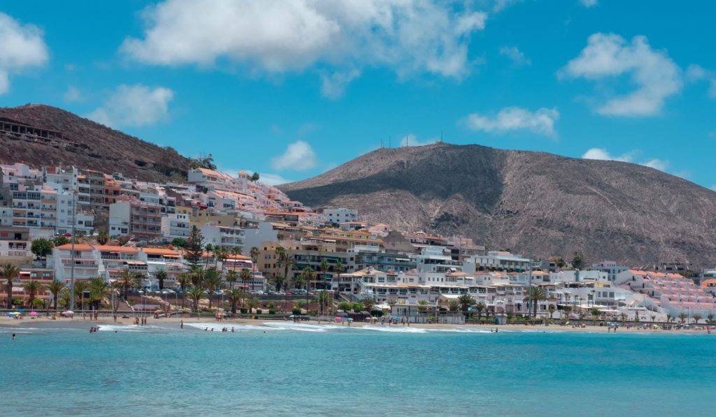 A juicio un joven acusado de asesinar a su vecina en el sur de Tenerife
