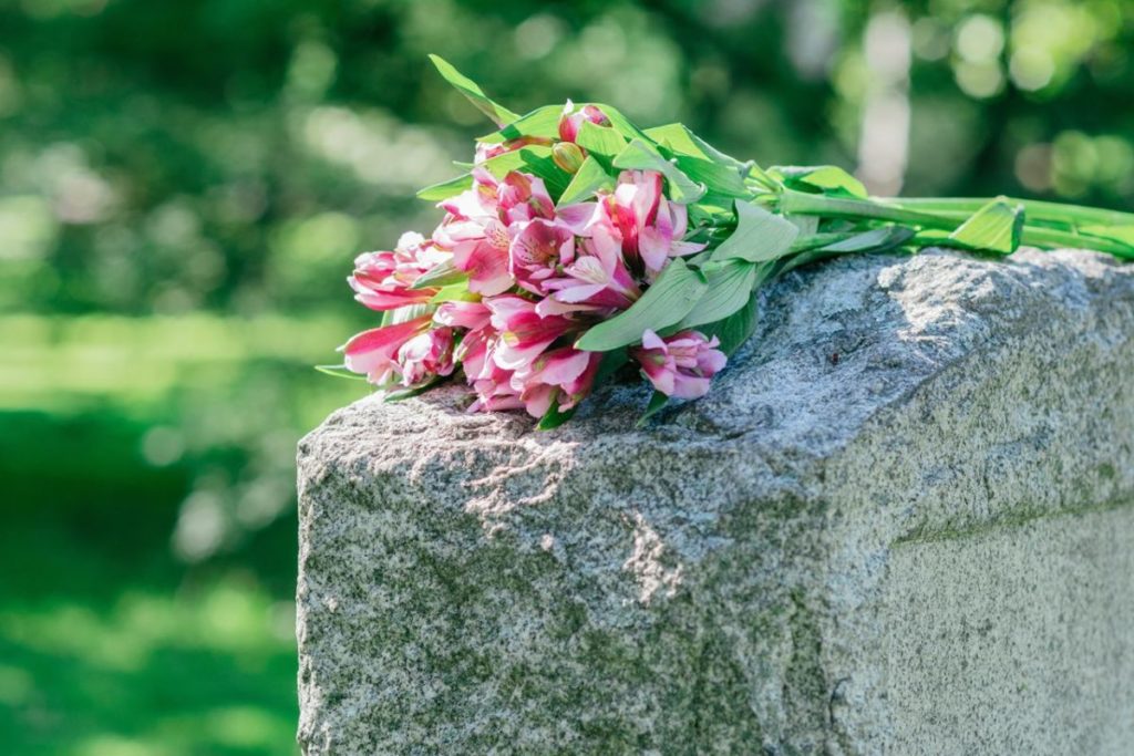 Un vecino quedó encerrado en un cementerio de Canarias tras el cierre y tuvo que pedir ayuda para salir. DA