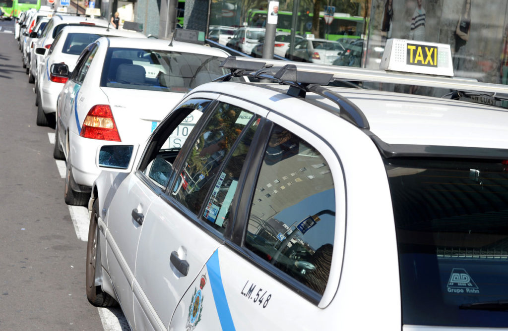 Taxis en Santa Cruz de Tenerife. Archivo