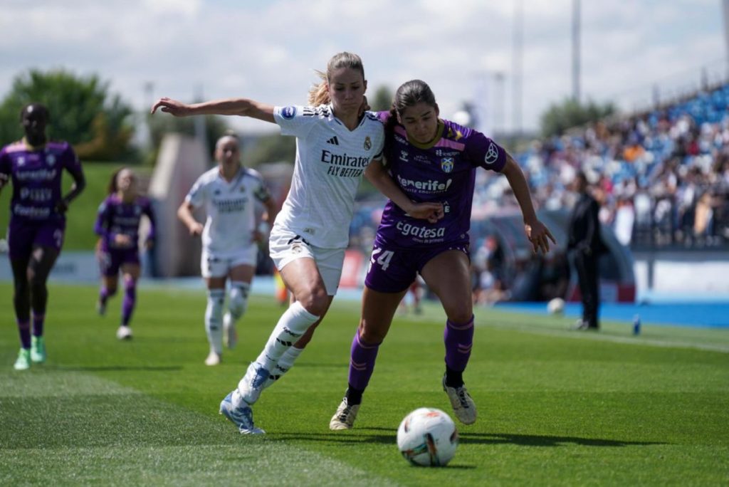 Al Costa Adeje se le escapan dos puntos en el último suspiro ante el Real Madrid (1-1)