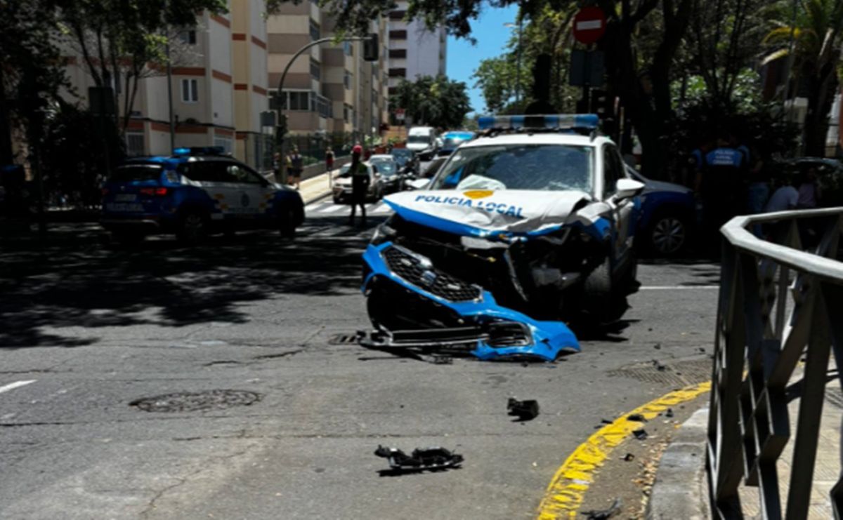 Coche de la Policía Local. DA