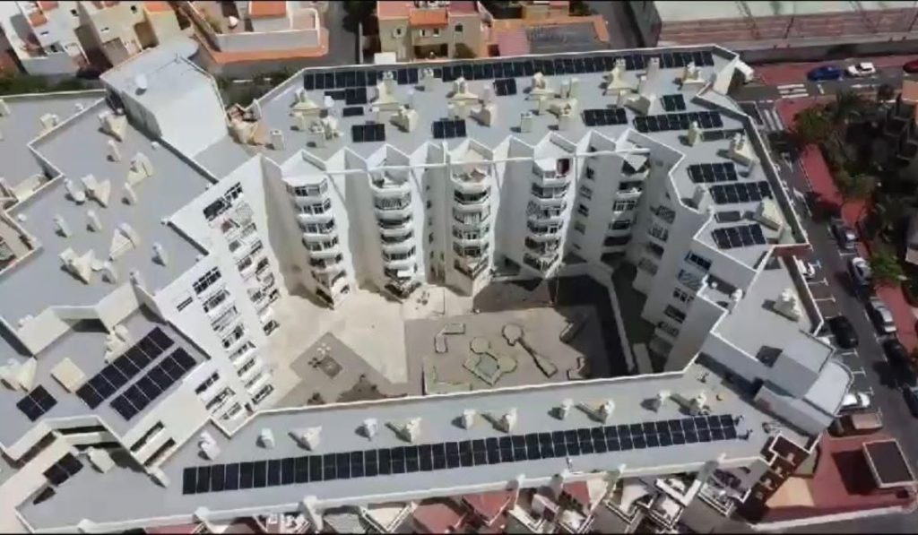 Ponen en marcha la mayor planta fotovoltaica vecinal de Adeje