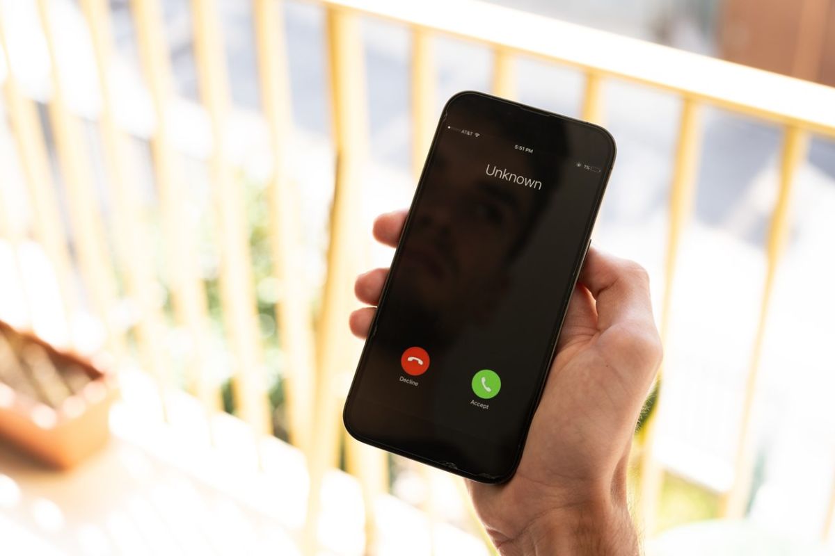 Esta medida, impulsada por el Gobierno, busca proteger a los consumidores de fraudes y prácticas comerciales engañosas, facilitando la identificación y el bloqueo de este tipo de comunicaciones