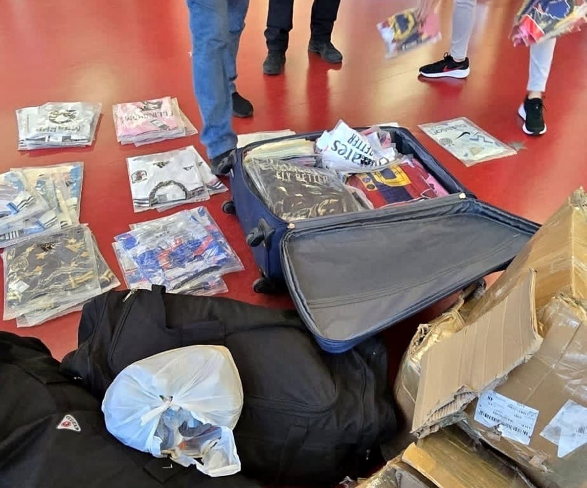 Golpe a las camisetas de fútbol falsas en Canarias: pillan a un popular vendedor