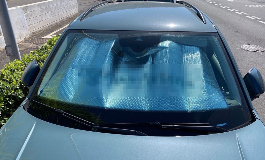 La DGT avisa: este parasol para coche te puede costar 200 euros de multa