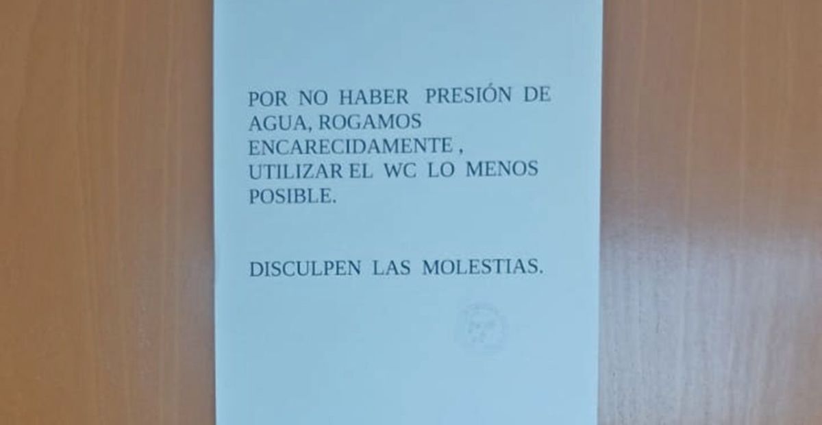 Denuncian la falta de presión del agua en un municipio turístico de Tenerife: "Utilicen el váter lo menos posible"