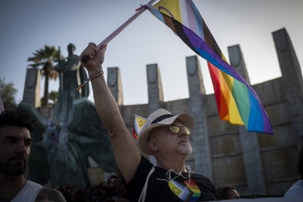 El Día del Orgullo en Tenerife se convierte en una gran protesta contra el fascismo