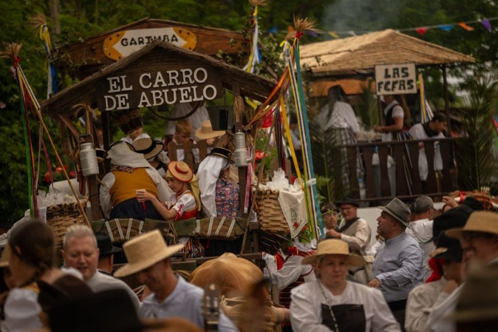 Guamasa celebra la Romería de San Isidro Labrador con un desfile de carretas y folclore. Fran Pallero