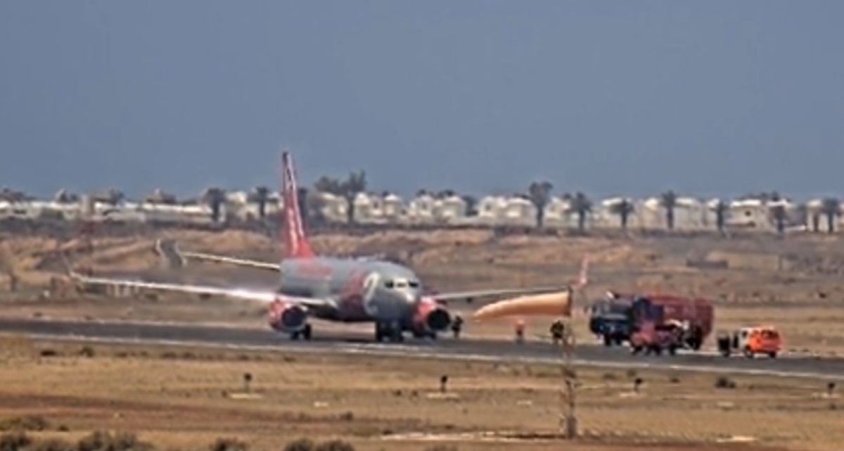 Susto en un vuelo de Canarias: el avión vuelve al aeropuerto por posible humo en la cabina