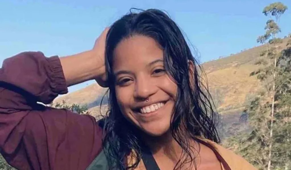 La muerte de una joven influencer tras caer en un volcán en activo reabre el debate sobre la seguridad en rutas de montaña