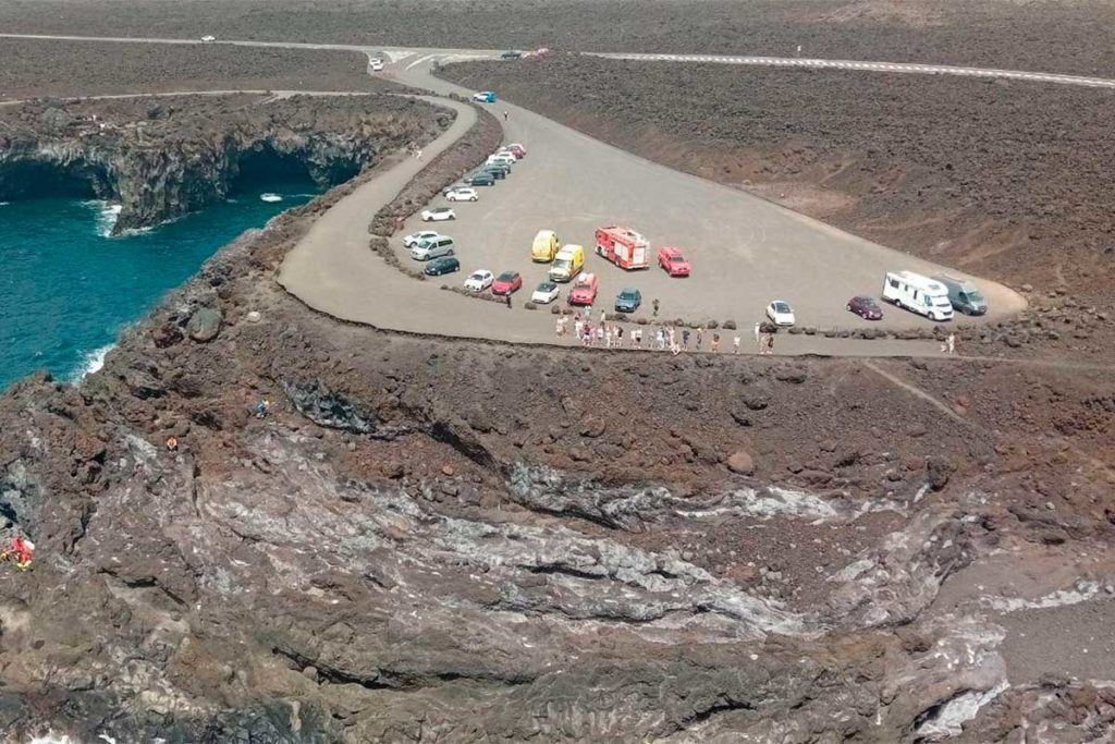 Herido grave tras caer desde varios metros de altura en una zona de costa en Canarias