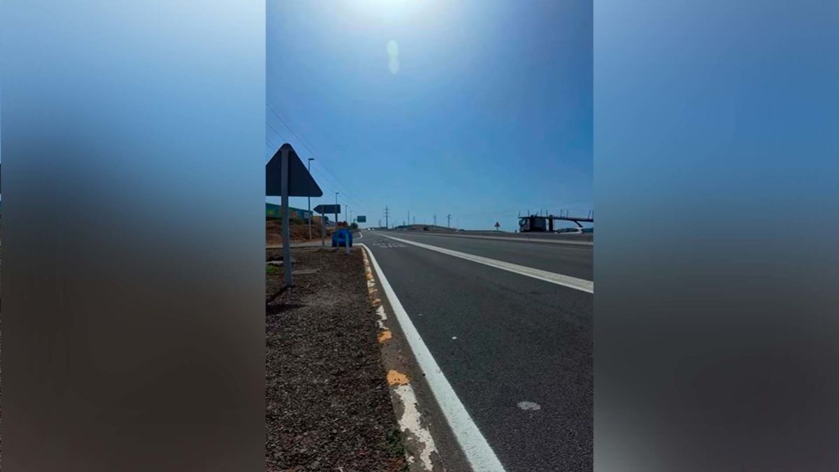 La peor parada de guaguas en Tenerife: sin protección y a pleno sol y "jugándote la vida"