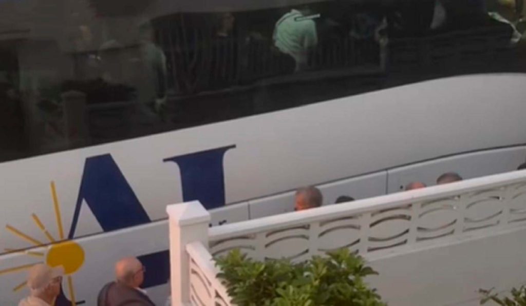 Denuncia la situación que vive a diario con turistas en Puerto de la Cruz: “Esto pasa cada mañana frente a mi casa”