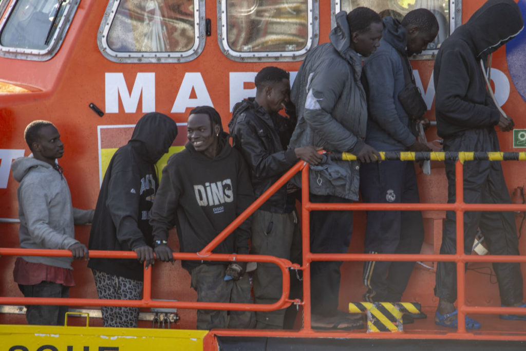 El Parlamento de Canarias rechaza el plan de Vox contra la inmigración irregular