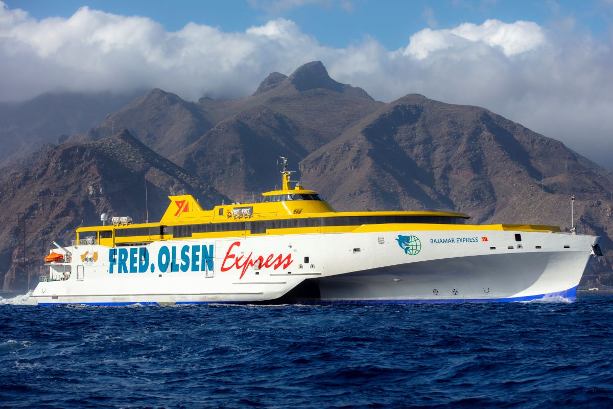 Fred. Olsen Express cumple 51 años consolidando su servicio de carga y uniendo siete de las ocho islas