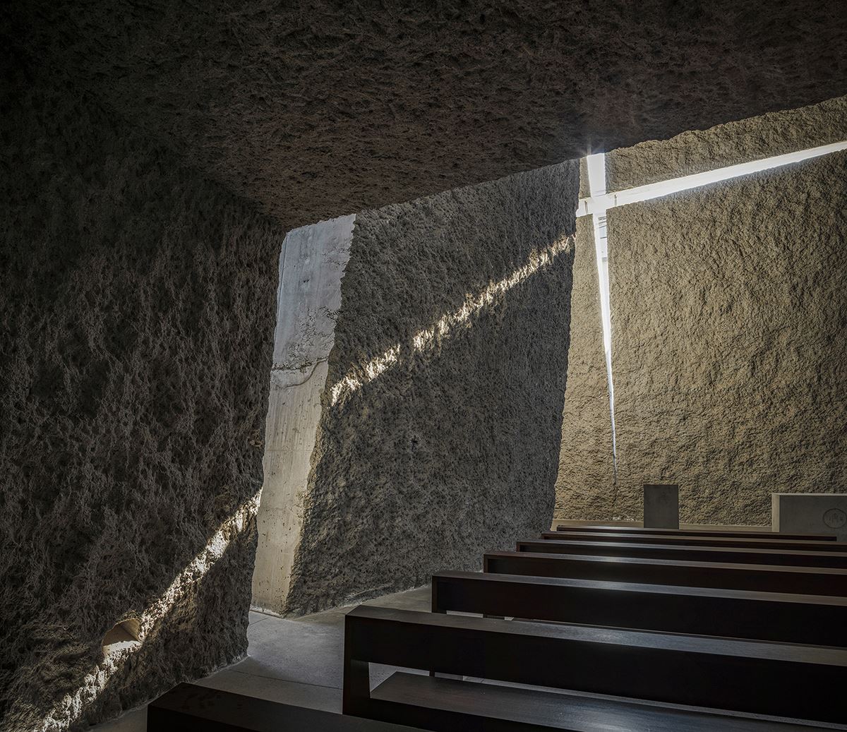 esta pequeña iglesia 'volcánica' escondida en un barrio de Tenerife es una joya mundial