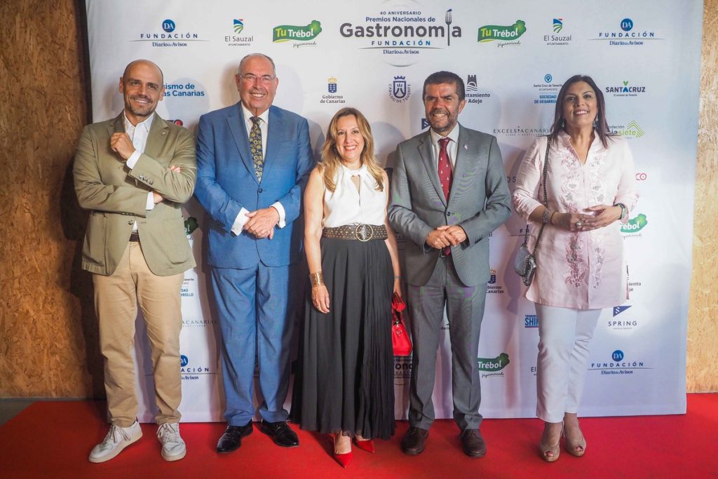 Public officials from the Government of the Canary Islands, Cabildo and El Sauzal.