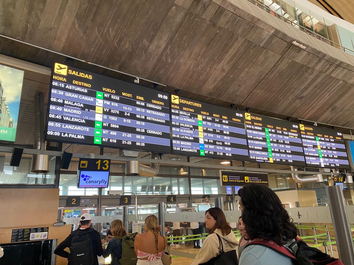 Alertan de que la movilidad aérea en Canarias corre un serio riesgo por la guerra