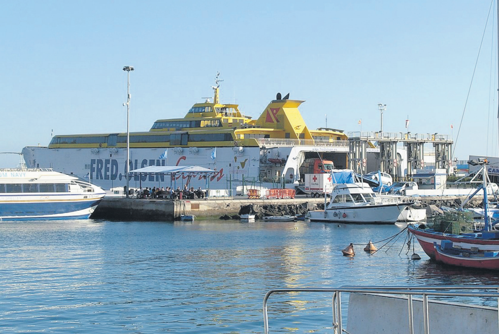 Fred. Olsen alivia la presión sobre Los Cristianos reorganizando la operativa de carga con La Palma
