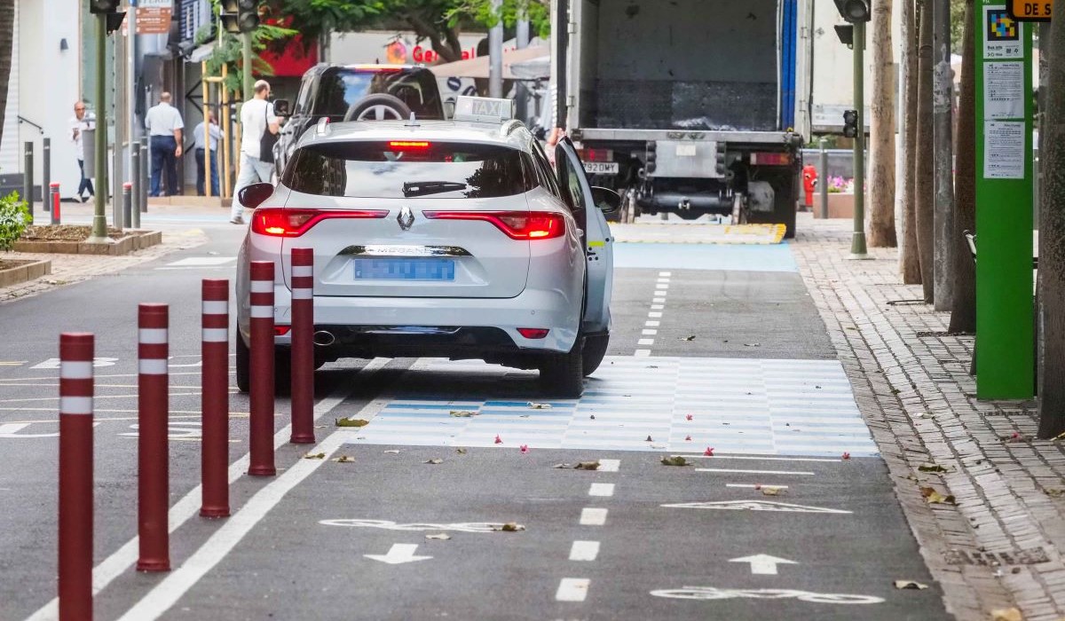 Grandes superficies piden zonas de descarga en Santa Cruz de Tenerife para repartos a domicilio