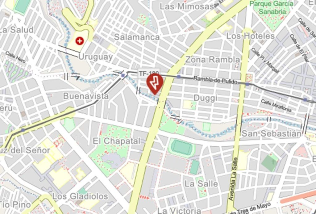 A power outage leaves over a hundred homes without electricity in Santa Cruz de Tenerife.