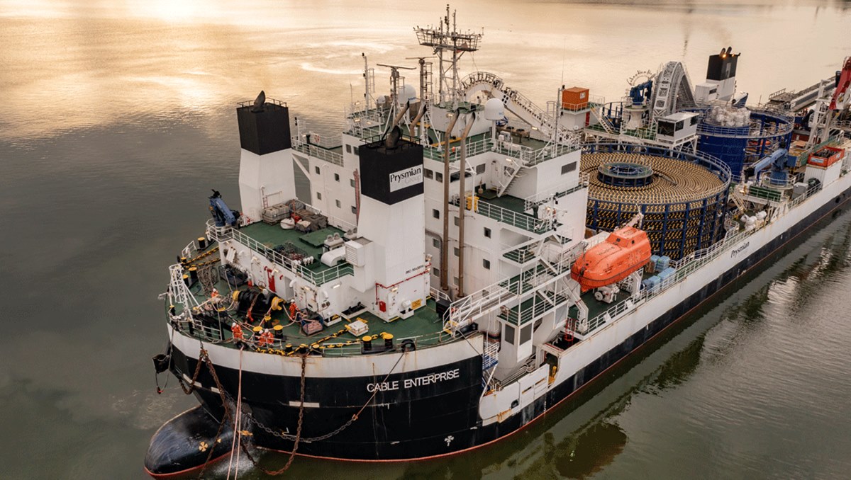 Así es el colosal buque Cable Enterprise, que hará el tendido del cable submarino entre Tenerife y La Gomera