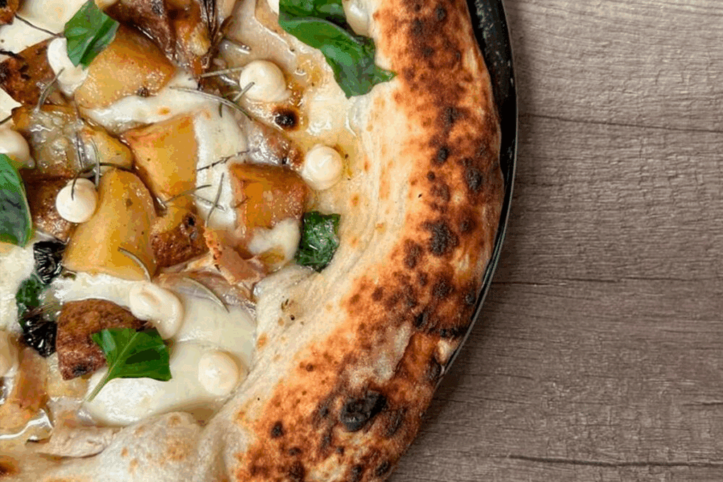 La mejor pizza de Canarias se come en Tenerife: por solo 13 euros y lleva mayonesa