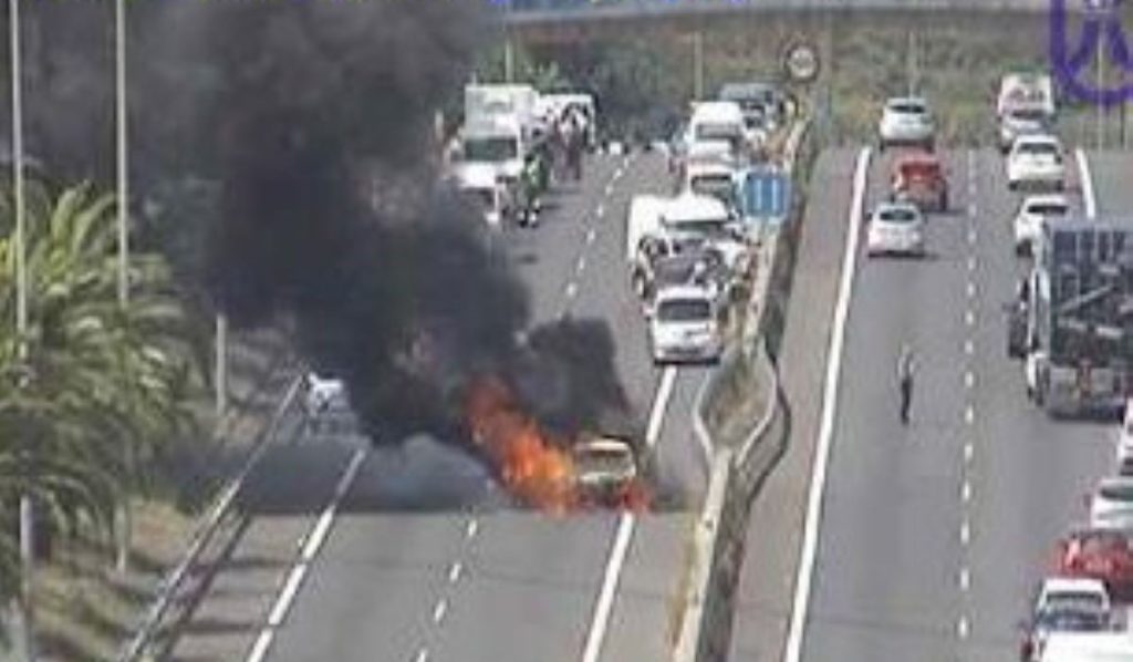 Arde un coche en la TF-5