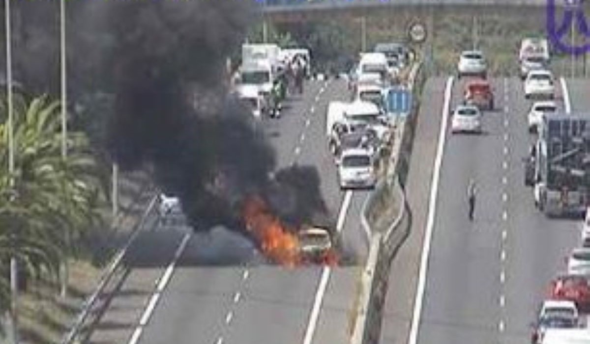 Arde un coche en la TF-5