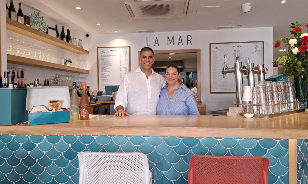 Cocina con sabor andaluz en la freiduría La Mar de Candelaria