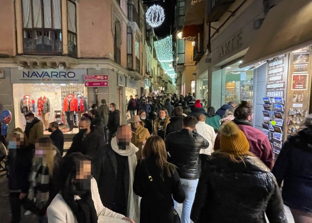 Toledo hace con el turismo lo que no se atreven a hacer en Canarias: prohíbe megáfonos y grupos de más de 30 personas