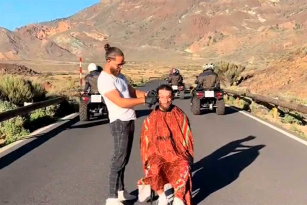 Un corte de pelo, una carretera y el Teide como fondo: el vídeo que indigna a Canarias