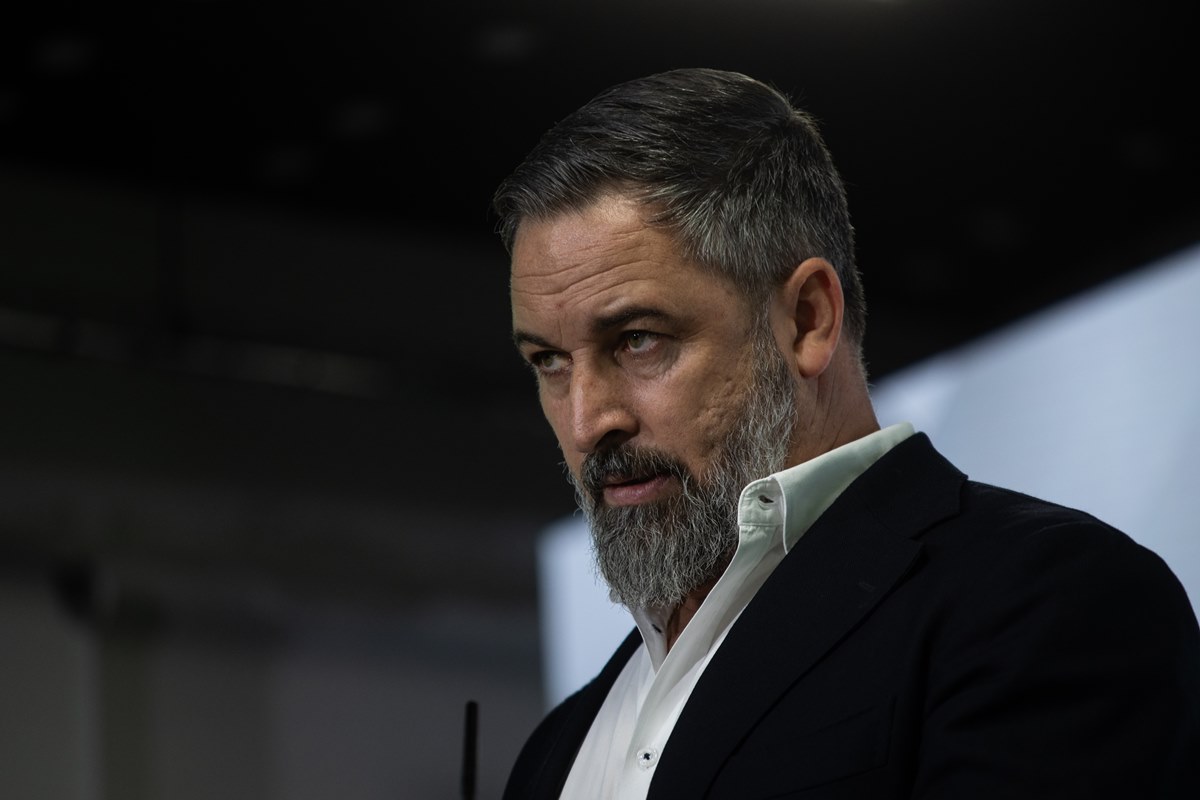 Más de 200 personas y 26 colectivos llevan a Abascal ante la Fiscalía por pedir el hundimiento del Open Arms
