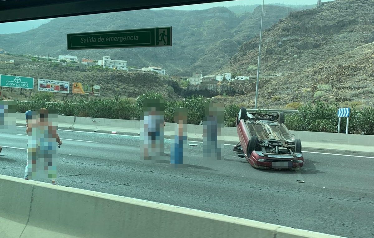 Colas kilométricas en la TF-1 por un aparatoso accidente