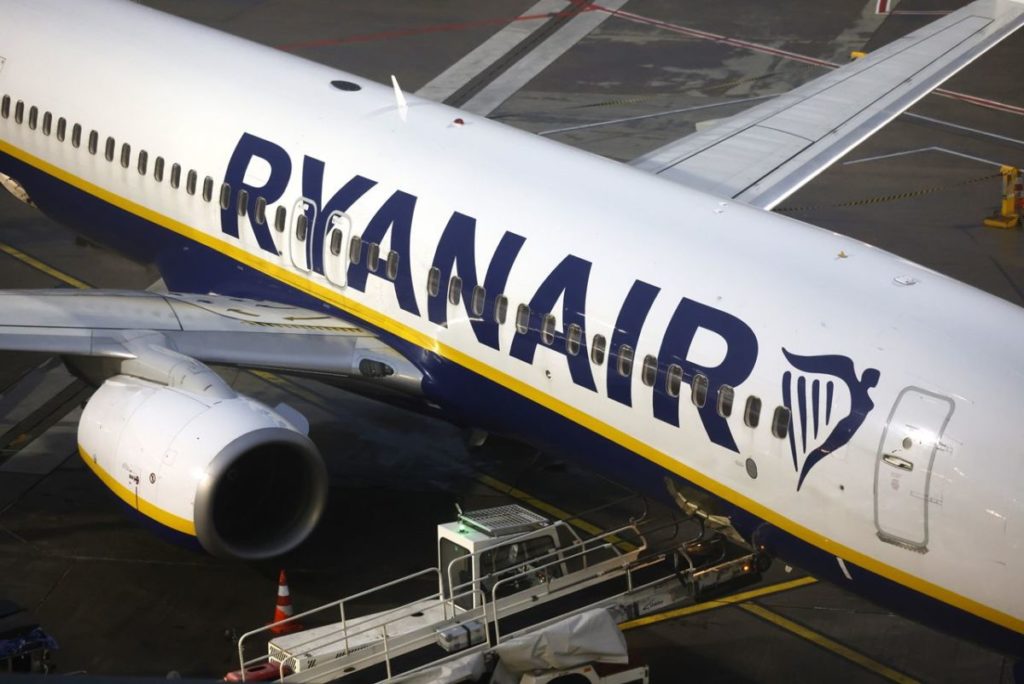 Podemos denuncia a Ryanair por utilizar el recorte de plazas en Canarias como "chantaje encubierto"