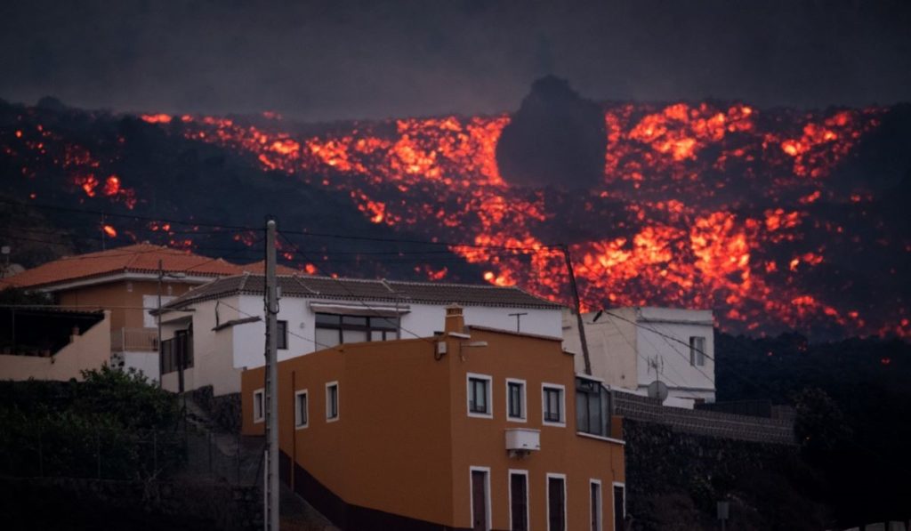 Un estudio del volcán de La Palma detecta efectos sobre la salud que solo aparecieron en algunas personas, incluso con protección