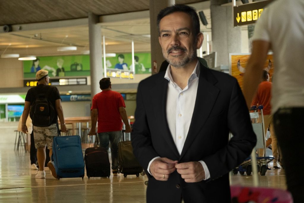 Lope Afonso afirma que la pérdida de plazas de Ryanair no es "grave" para el turismo, aunque afectará a los residentes canarios