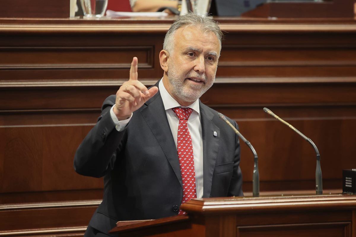 Torres tilda de "hecho histórico" el primer traslado de un menor migrante de Ceuta a la Península