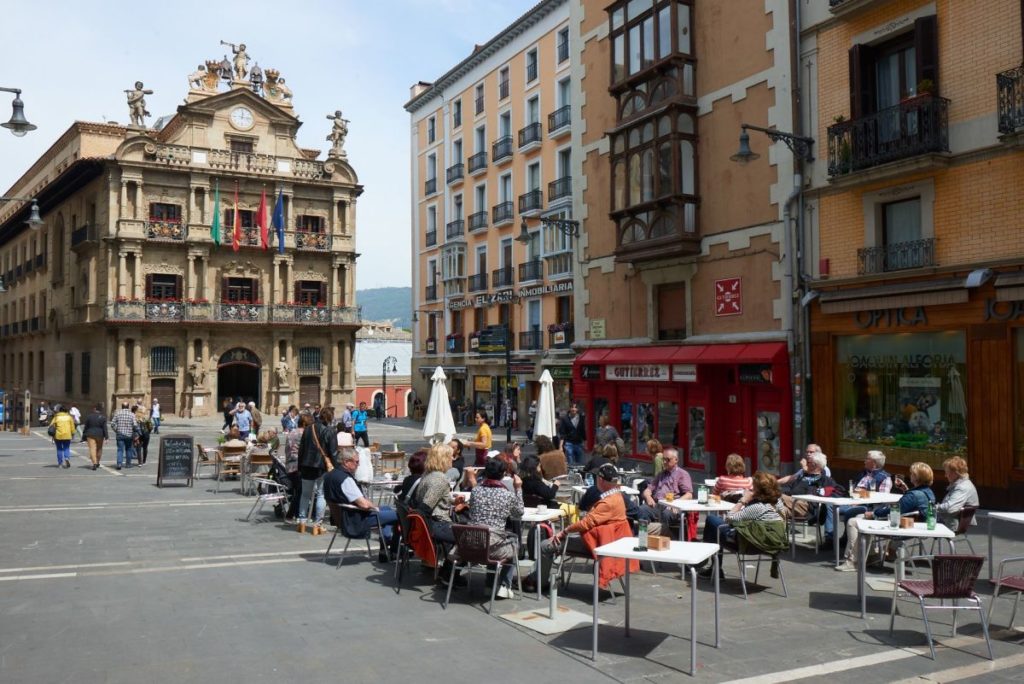 Vuelos directos de Canarias a Navarra con Binter