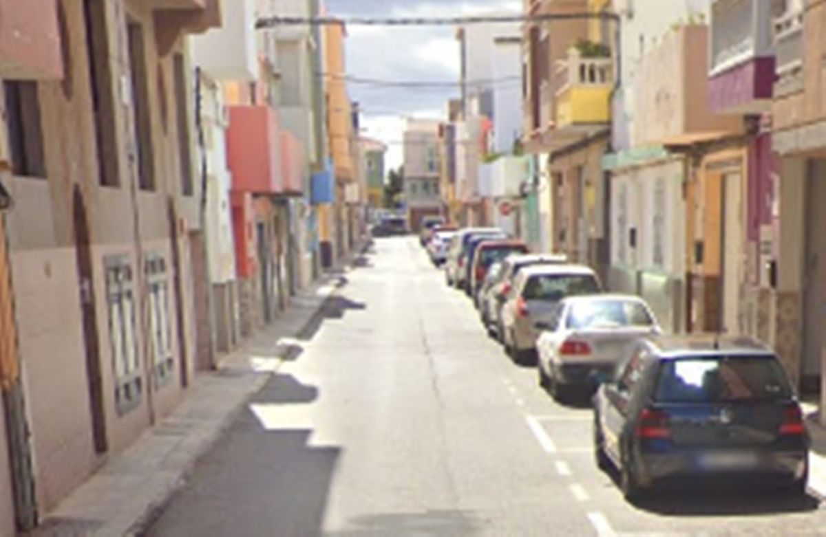 3 personas acaban en el hospital tras el incendio en una vivienda en Canarias