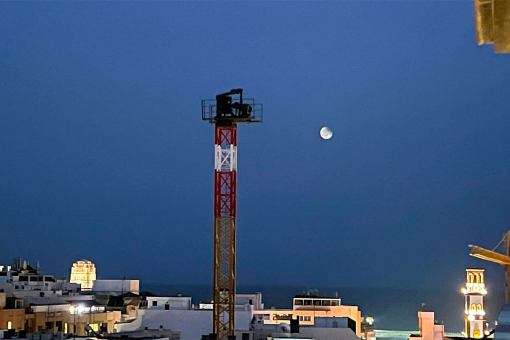 La "Luna de Sangre" en Canarias fue parcial y difusa: eclipse lunar entre calima y sombras
