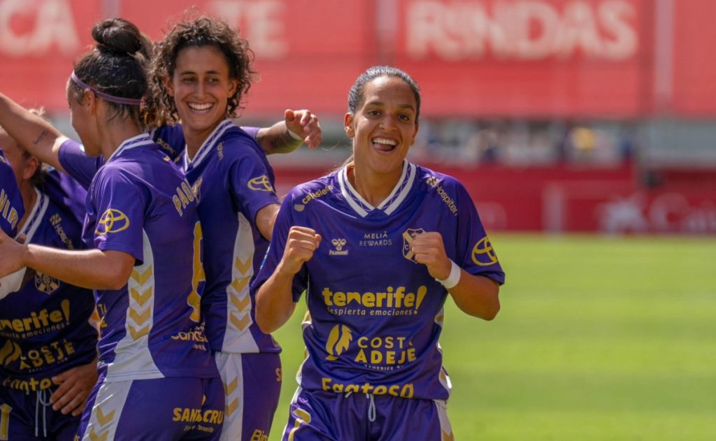 Recital de fútbol y goles del Costa Adeje Egatesa ante el Sevilla FC (0-4)